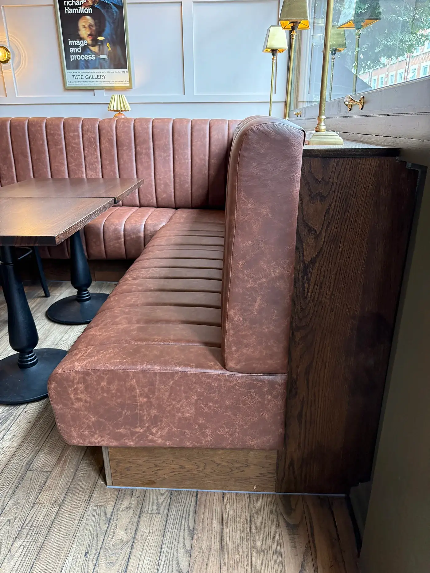 Salusbury Pub Banquette Seating 16