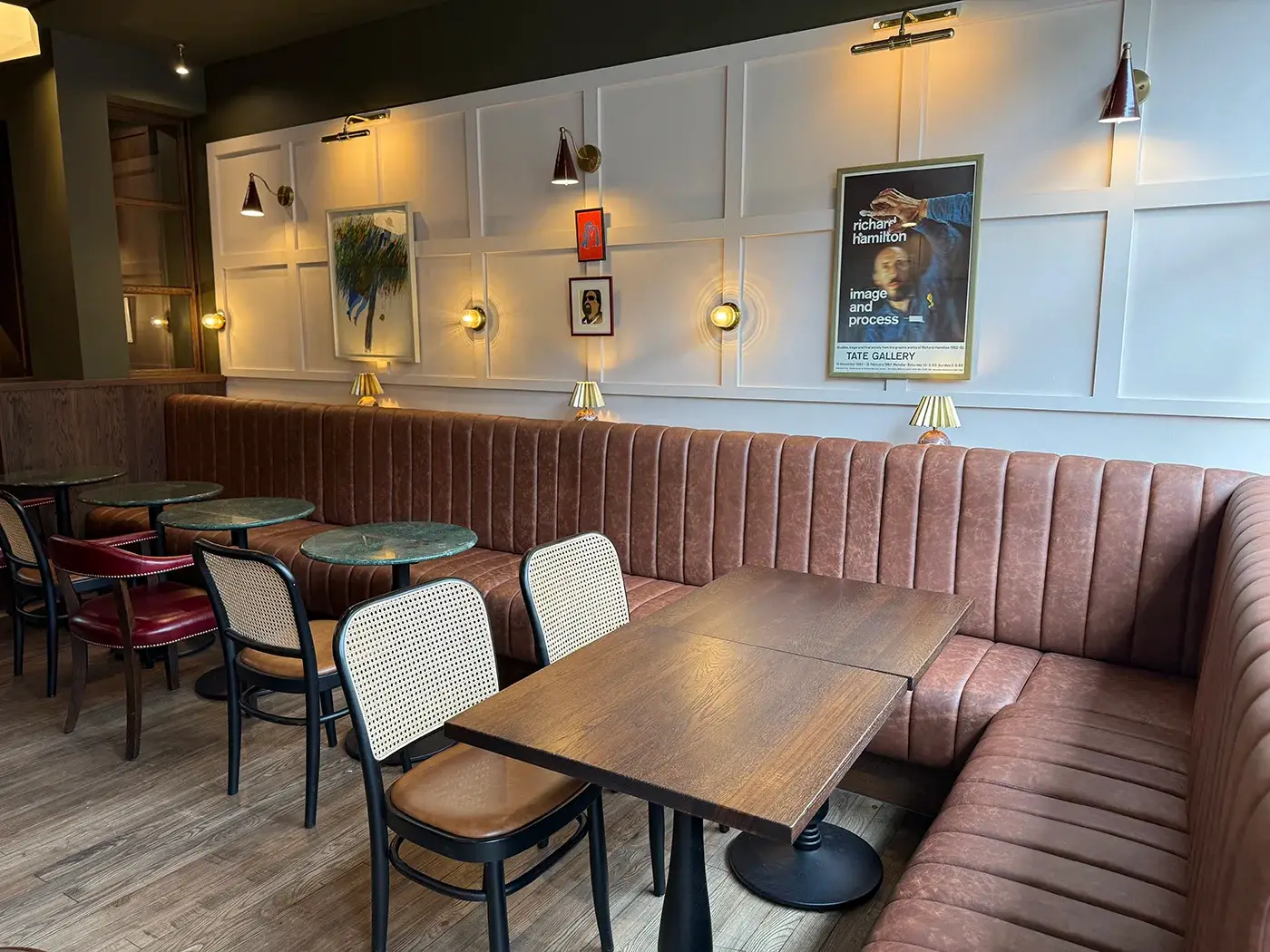 Salusbury Pub Banquette Seating 18